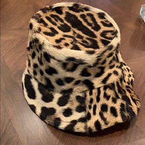 Real fur leopard bucket hat